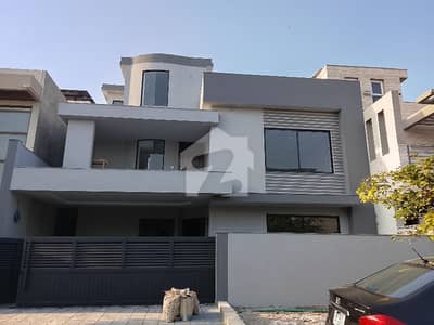 ڈی ۔ 12/3 ڈی ۔ 12,اسلام آباد میں 7 کمروں کا 14 مرلہ مکان 16.0 کروڑ میں برائے فروخت۔