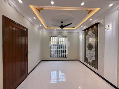 5 MARLA BRAND NEW CONDITION FULL HOUSE AVAILABLE FOR RENT IN CANAL GARDEN LAHORE