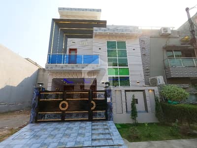 کینال گارڈن ۔ بلاک اے کینال گارڈن,لاہور میں 5 کمروں کا 5 مرلہ مکان 2.45 کروڑ میں برائے فروخت۔