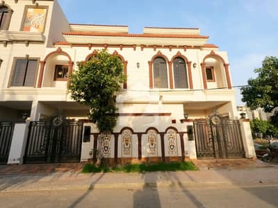 کینال ویلی مین کینال بینک روڈ,لاہور میں 3 کمروں کا 3 مرلہ مکان 1.55 کروڑ میں برائے فروخت۔ کینال ویلی مین کینال بینک روڈ,لاہور میں 3 کمروں کا 3 مرلہ مکان 1.55 کروڑ میں برائے فروخت۔