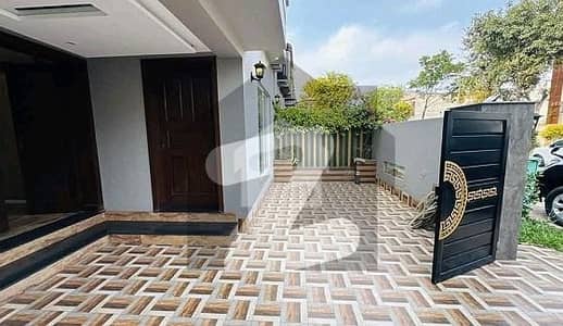 10 Marla House For Rent Ideal Location Sector F Bahria Town Lahore