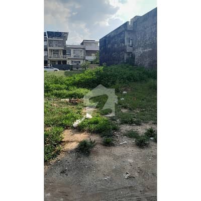 11.4 Marla Plot Available For Sale