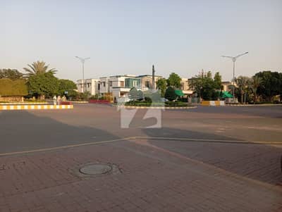 7 Marla Plot For Sale In Dream Gardens Lahore | Central Location Near Park