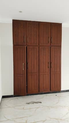 E 11 Upper Vip 1 Kanal 3 Bed 3 Bath Drawing Dinning Tv Lounge Kitchen Sep Meter Gas Electric Available