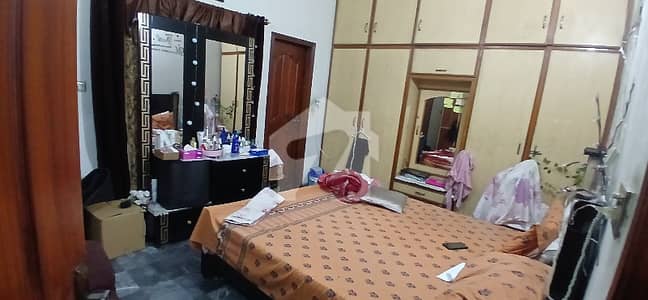 سلامت پورہ لاہور میں 4 کمروں کا 6 مرلہ مکان 1.9 کروڑ میں برائے فروخت۔