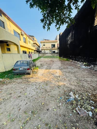 10 Marla Residential Plot For Sale In The Perfect Location Of Bahria Town Phase 3
