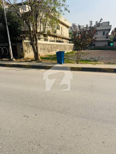 Bahria Town Phase 4 Residential Plot For Sale Sized 1 Kanal