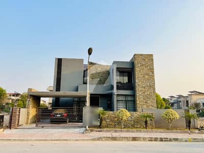 بحریہ ٹاؤن فیز 3 بحریہ ٹاؤن راولپنڈی,راولپنڈی میں 5 کمروں کا 1 کنال مکان 8.5 کروڑ میں برائے فروخت۔