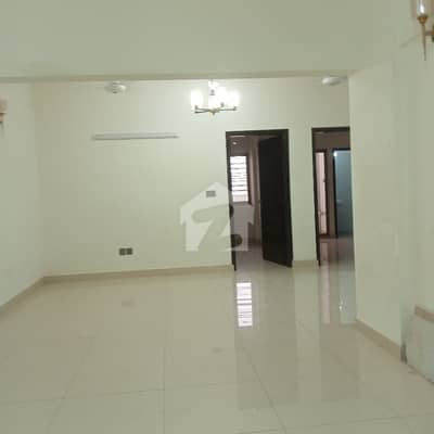 Brand New 3 Bed Room Flat Lift Car Parking