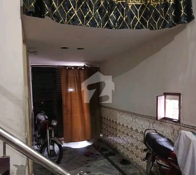 Prime Location 900 Square Feet House Is Available In Affordable Price In Daroghewala