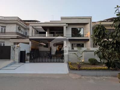 ایف ۔ 10 اسلام آباد میں 6 کمروں کا 1 کنال مکان 25.0 کروڑ میں برائے فروخت۔