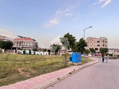 ٹاپ سٹی 1 - بلاک سی ٹاپ سٹی 1,اسلام آباد میں 1 کنال رہائشی پلاٹ 2.15 کروڑ میں برائے فروخت۔ ٹاپ سٹی 1 - بلاک سی ٹاپ سٹی 1,اسلام آباد میں 1 کنال رہائشی پلاٹ 2.15 کروڑ میں برائے فروخت۔