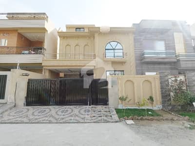 Prime Location 10 Marla House For Sale In Bankers Town
