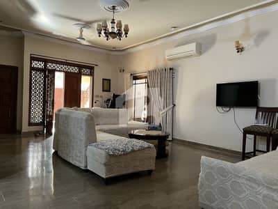 WELL MAINTAINED 240 SQUARE YARDS SINGLE STOREY WEST OPEN HOUSE FOR SALE