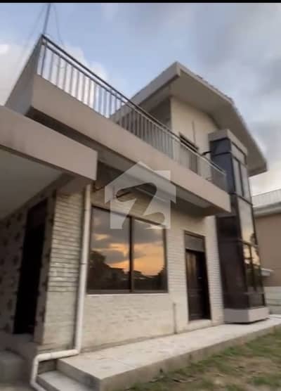 F-11 500 Yards Corner 9 Bedroom House Available For Sale