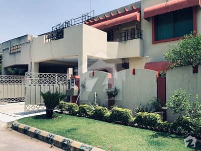 عسکری 13 راولپنڈی میں 4 کمروں کا 10 مرلہ مکان 1.65 لاکھ میں کرایہ پر دستیاب ہے۔