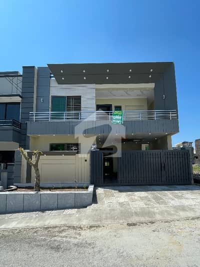 جناح گارڈنز فیز 1 جناح گارڈنز,ایف ای سی ایچ ایس,اسلام آباد میں 5 کمروں کا 7 مرلہ مکان 3.7 کروڑ میں برائے فروخت۔