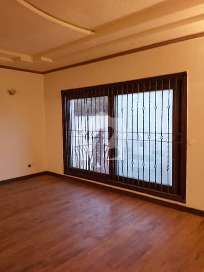 FINE HOUSE FOR RENT WITH AMPLE AMPLE WATER FINE HOUSE FOR RENT WITH AMPLE AMPLE WATER