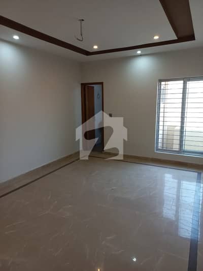 Lower Portion Of 6 Marla Available For Rent In Canal Garden