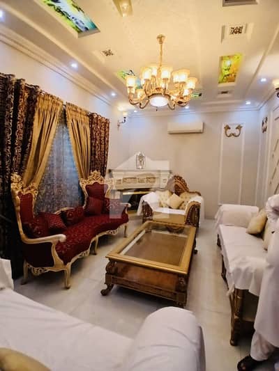 کینال گارڈن لاہور میں 6 کمروں کا 1 کنال مکان 7.0 کروڑ میں برائے فروخت۔