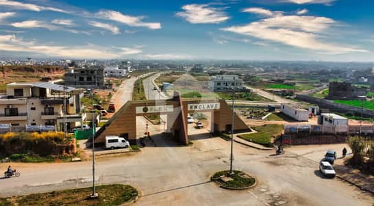 پارک انکلیو اسلام آباد میں 1 کنال رہائشی پلاٹ 5.0 کروڑ میں برائے فروخت۔