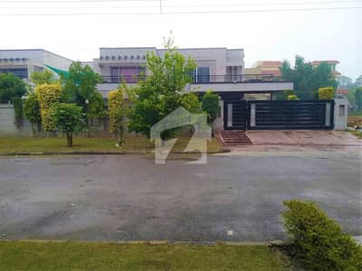 ویلینشیاء ہاؤسنگ سوسائٹی لاہور میں 7 کمروں کا 2 کنال مکان 14.0 کروڑ میں برائے فروخت۔