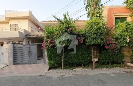 پنجاب کوآپریٹو ہاؤسنگ سوسائٹی لاہور میں 3 کمروں کا 10 مرلہ مکان 3.6 کروڑ میں برائے فروخت۔