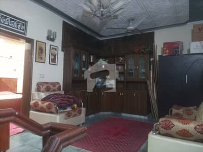 Johar Town 5 Marla fasing park House For Sale Hot Location