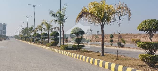 10 Marla 40Ft Road Near Park Good Location 10 Marla 40Ft Road Near Park Good Location