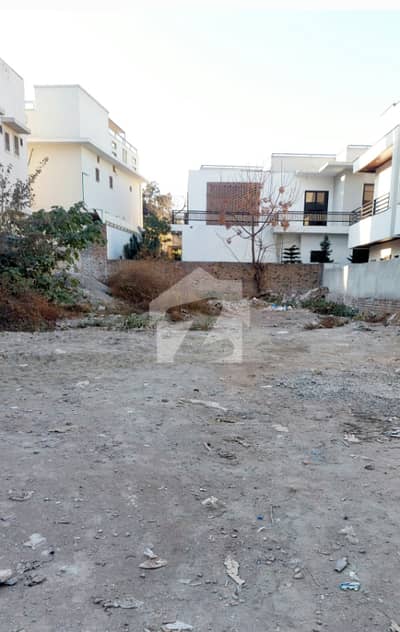Park Facing 22 Marla Secure Location Plot Available For Sale In Heart Of Peshawar Cantt