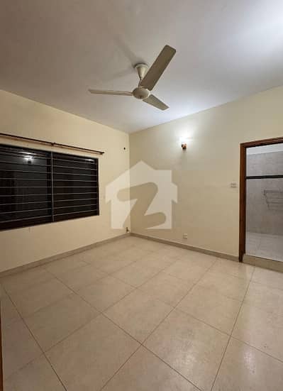 F10 400 SQUARE YARD 4 BEDS DOUBLE STOREY INDEPENDENT HOUSE ALONG WITH BASEMENT TILED FLOORING