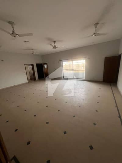 1 Kanal Upper Portion For Rent With Seprate Entrance Near Ucp University &Amp; Shaukat Khanam Chowk (Original Pic'S Attached)