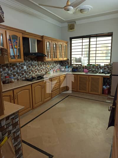 G-10/3 Size 40x80 Ground Floor Separate Gate 3 Bed 3 Bath Drawing Attached Bath Tv Lounge Kitchen