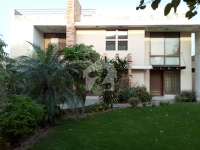 شادمان 2 شادمان,لاہور میں 4 کمروں کا 1 کنال دفتر 3.9 لاکھ میں کرایہ پر دستیاب ہے۔