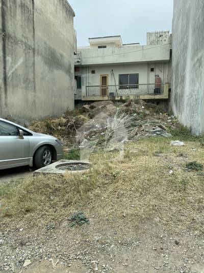 G13/4 25x40 Plot For Sale