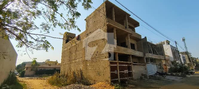 اتوا سوسائٹی سکیم 33 - سیکٹر 52-اے,سکیم 33,کراچی میں 7 کمروں کا 9 مرلہ مکان 2.5 کروڑ میں برائے فروخت۔
