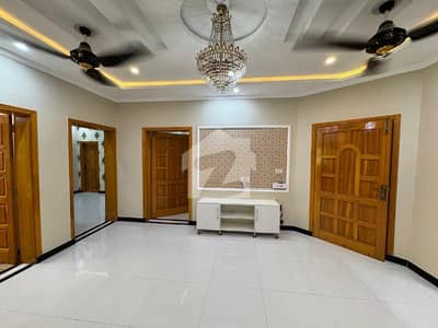 بحریہ ٹاؤن فیز 8 بحریہ ٹاؤن راولپنڈی,راولپنڈی میں 5 کمروں کا 7 مرلہ مکان 2.5 کروڑ میں برائے فروخت۔ بحریہ ٹاؤن فیز 8 بحریہ ٹاؤن راولپنڈی,راولپنڈی میں 5 کمروں کا 7 مرلہ مکان 2.5 کروڑ میں برائے فروخت۔