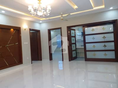 G-13/4 Brand New Size 500 Yd Architect Design Double Storey House 6 Master Bedrooms Attached Stylish 6 Bathrooms 2 DD 2 TV Lounge American Style Kitchen Reasonable Price