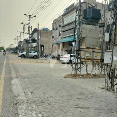ڈی ایچ اے فیز 4 ڈیفنس (ڈی ایچ اے),لاہور میں 6 مرلہ Studio عمارت 15.0 لاکھ میں کرایہ پر دستیاب ہے۔