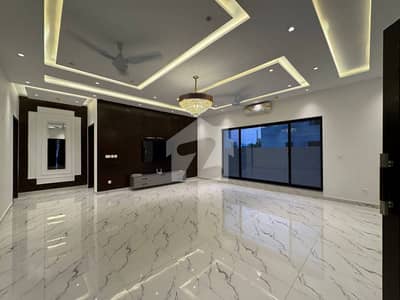 1 Kanal Brand New Luxury House For Rent In F-7 Islamabad Margalla Facing 2nd Corner 6 Bed