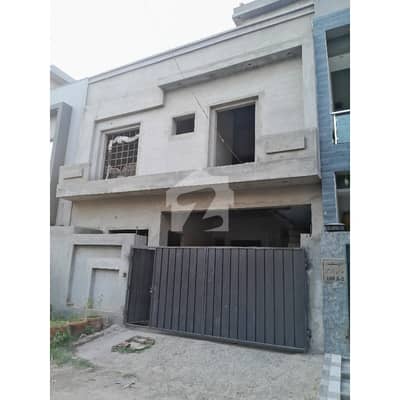 5 Marla Owner Built Gray Structure For Sale