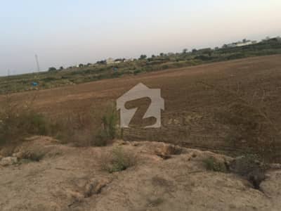 اسلام آباد ایکسپریس وے اسلام آباد میں 30 کنال کمرشل پلاٹ 1.5 لاکھ میں کرایہ پر دستیاب ہے۔