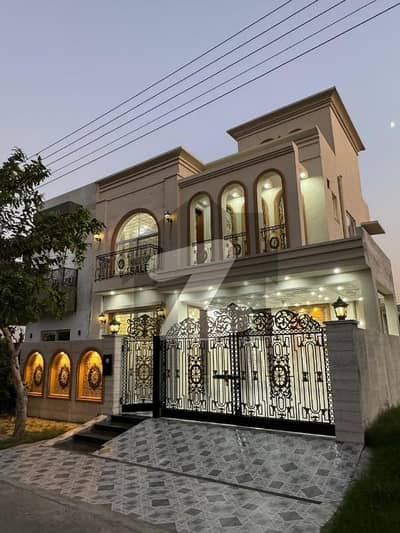 ڈی ایچ اے 11 رہبر سیکٹر 1 ڈی ایچ اے 11 رہبر,لاہور میں 4 کمروں کا 8 مرلہ مکان 3.0 کروڑ میں برائے فروخت۔