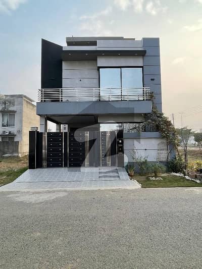 5MARLA SLIGHTLY USED MODERN DESIGN HOUSE WITH SOLAR FOR SALE IN DHA RAHBER