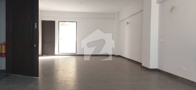 100 SQYD Building for Rent Zulfiqar commercial