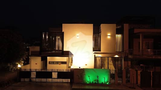 17 Marla Designer House For Sale