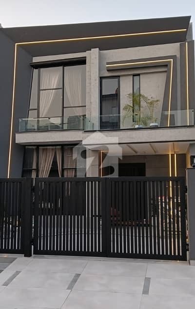 10 Marla Luxury House for Sale in Formanites Housing Scheme, Lahore | Only 3.5 Crore