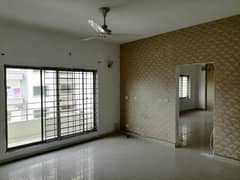 10 Marla Flat For Sale @ Rs. 35000000