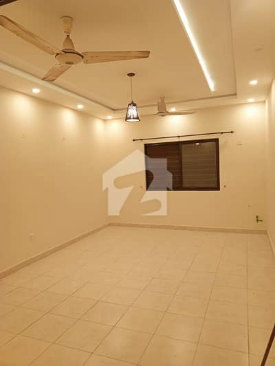 G9/3 upper portion available for rent