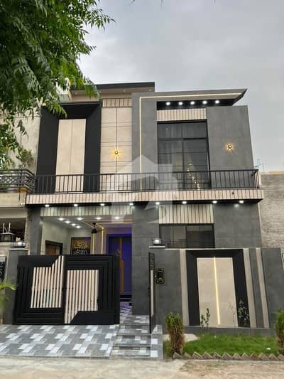 بسم اللہ ہاؤسنگ سکیم جی ٹی روڈ,لاہور میں 4 کمروں کا 5 مرلہ مکان 2.55 کروڑ میں برائے فروخت۔
